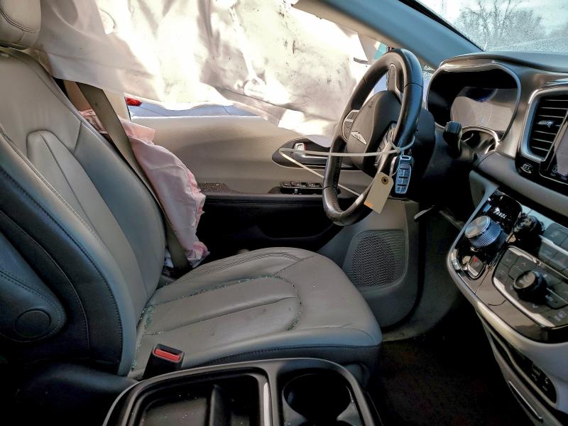 Photo 7 from auction – 2017 CHRYSLER PACIFICA T with VIN 2C4RC1BG5HR758934