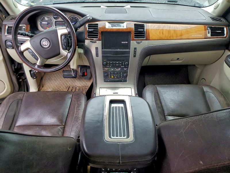 Photo 8 from auction – 2011 CADILLAC ESCALADE P with VIN 1GYS4DEF3BR311531
