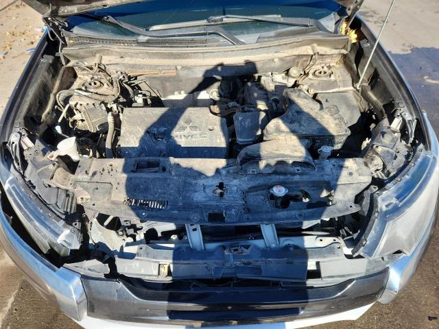 Photo 12 from auction – 2017 MITSUBISHI OUTLANDER with VIN JA4AZ2A30HZ008650