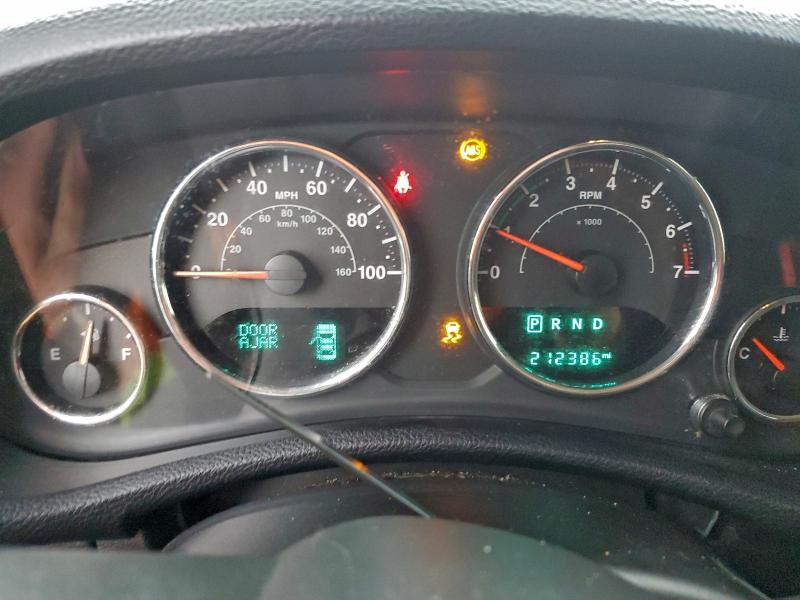 Photo 9 from auction – 2014 JEEP WRANGLER U with VIN 1C4BJWDG4EL310321