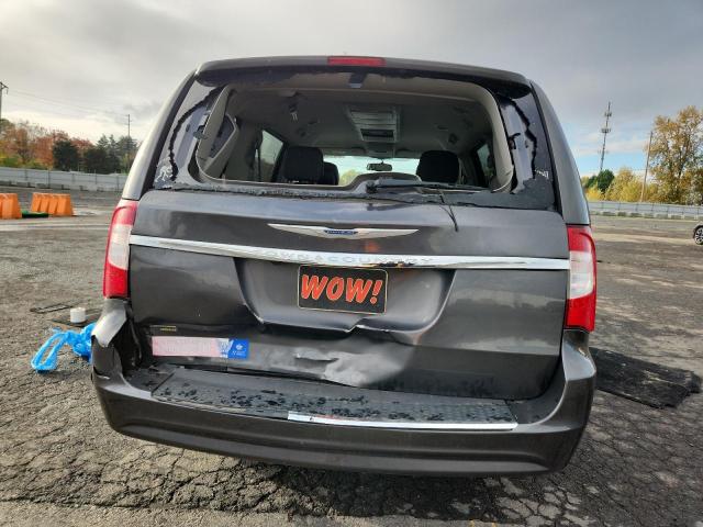 Photo 6 from auction – 2016 CHRYSLER TOWN & COU with VIN 2C4RC1BG6GR282031