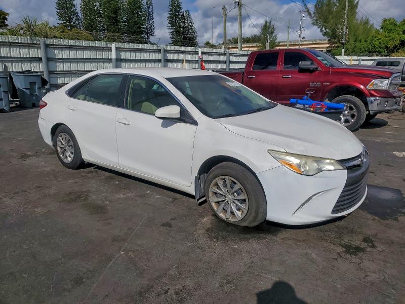 Photo 4 from auction – 2016 TOYOTA CAMRY LE with VIN 4T4BF1FK8GR560472