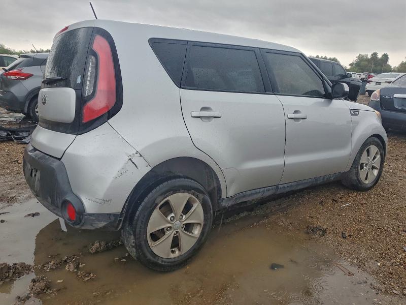 Photo 3 from auction – 2015 KIA SOUL with VIN KNDJN2A29F7817386