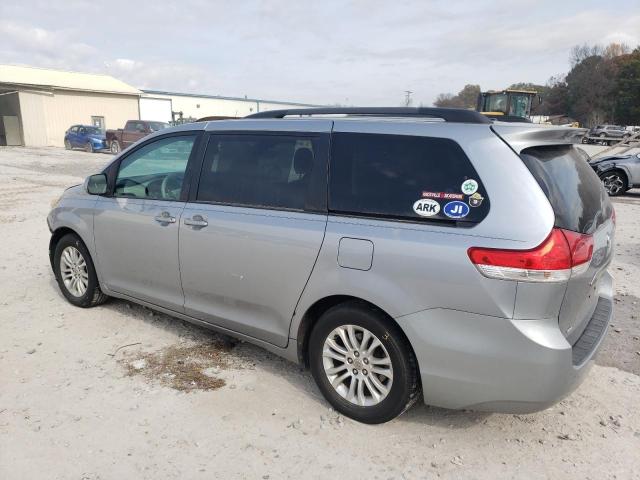 Photo 2 from auction – 2012 TOYOTA SIENNA XLE with VIN 5TDYK3DC1CS238136
