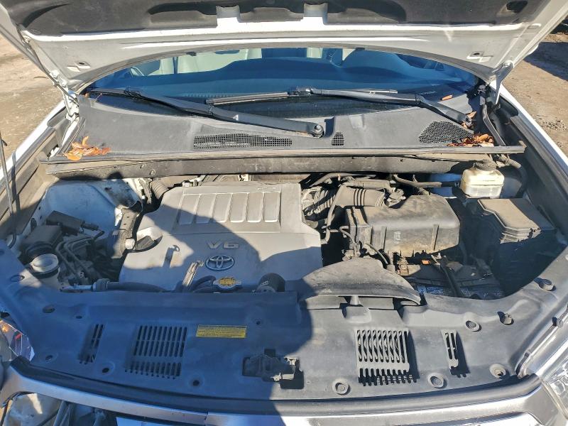 Photo 12 from auction – 2011 TOYOTA HIGHLANDER with VIN 5TDZK3EH5BS048840