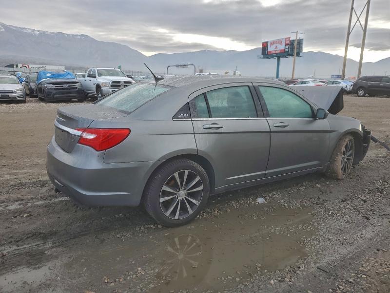 Photo 3 from auction – 2013 CHRYSLER 200 LIMITE with VIN 1C3CCBCG6DN501500