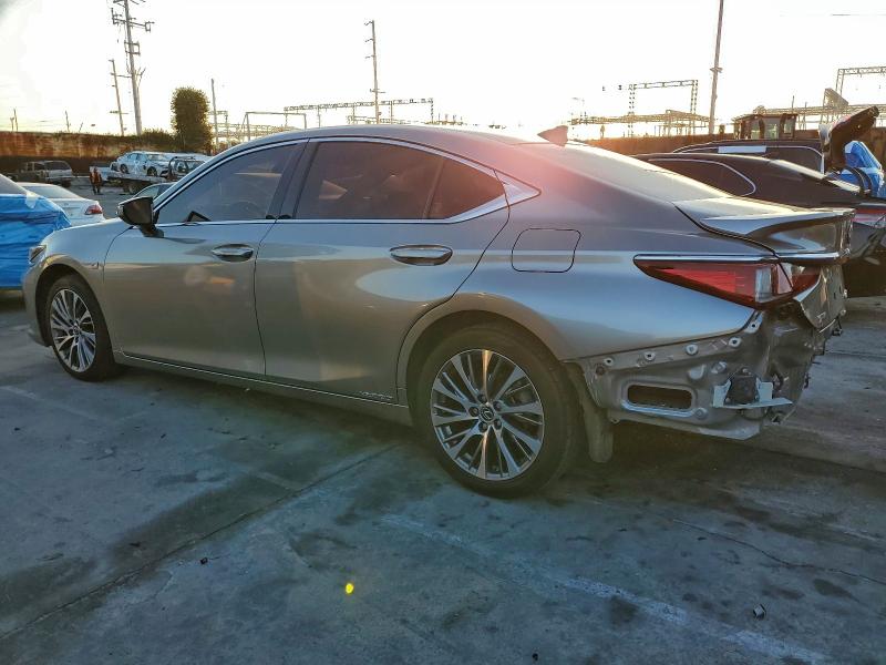 Photo 2 from auction – 2019 LEXUS ES 300H with VIN JTHB21B19K2038704