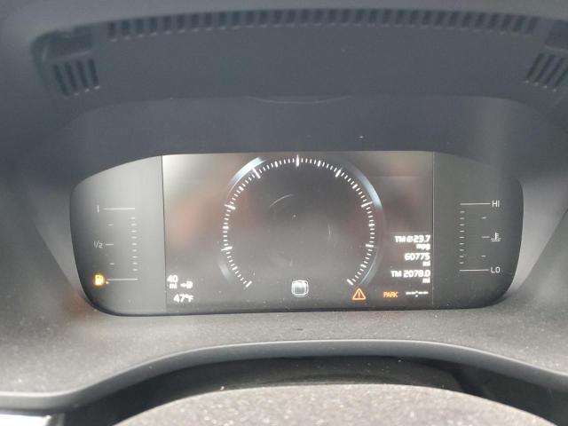 Photo 9 from auction – 2018 VOLVO XC60 with VIN LYV102RKXJB118209