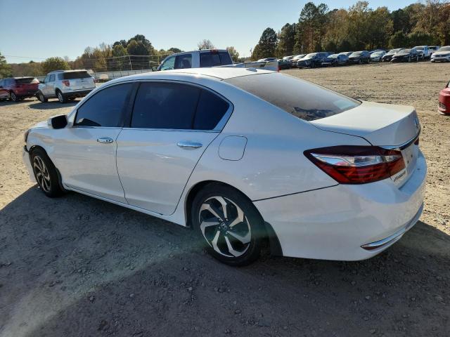 Photo 2 from auction – 2017 HONDA ACCORD with VIN 1HGCR2F76HA215375