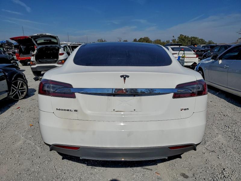 Photo 6 from auction – 2013 TESLA MODEL S with VIN 5YJSA1CP2DFP19990