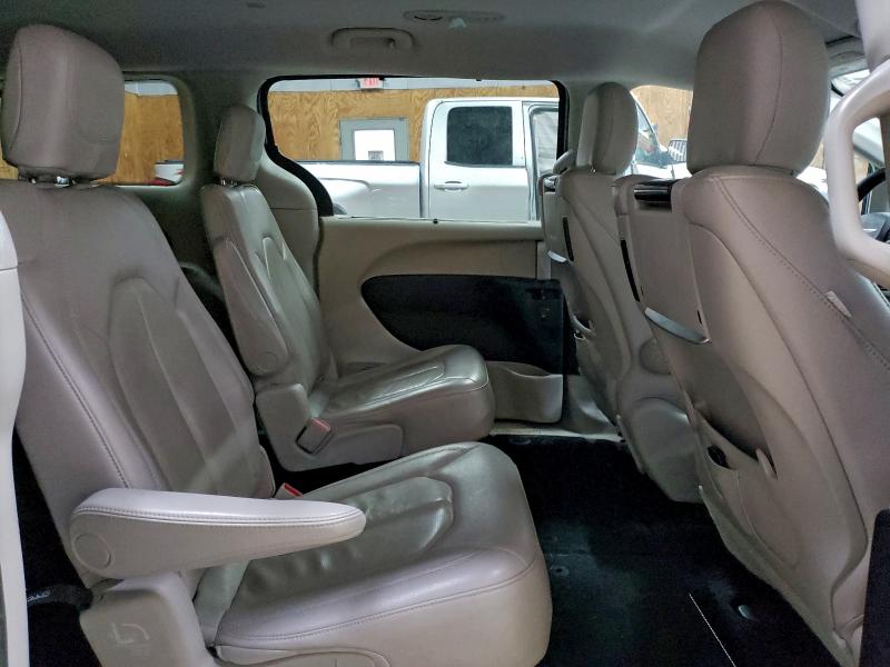 Photo 11 from auction – 2017 CHRYSLER PACIFICA T with VIN 2C4RC1EG2HR846805