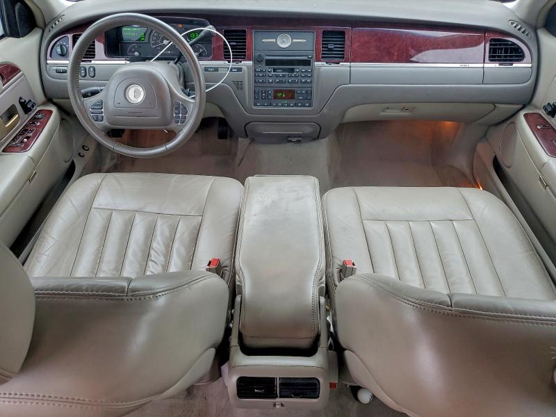 Photo 8 from auction – 2003 LINCOLN TOWN CAR E with VIN 1LNHM81W23Y695317