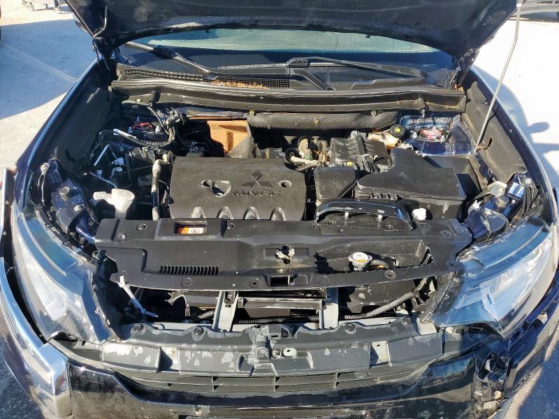 Photo 12 from auction – 2018 MITSUBISHI OUTLANDER with VIN JA4AZ3A33JZ031173