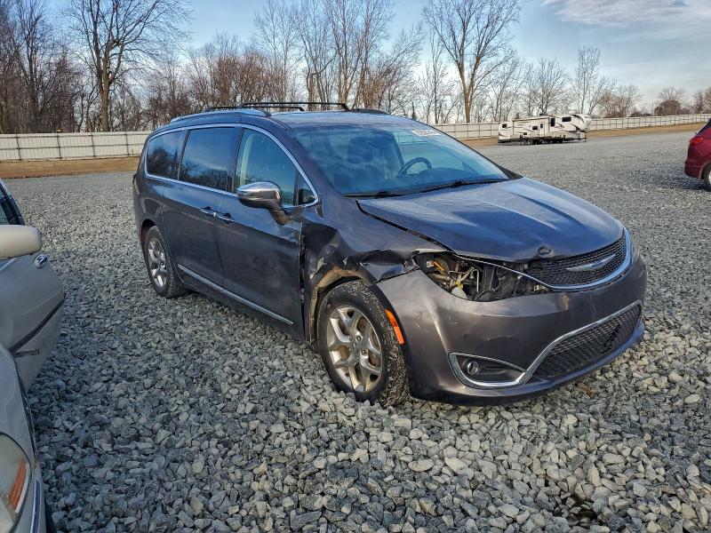 Photo 4 from auction – 2019 CHRYSLER PACIFICA with VIN 2C4RC1GGXKR589266