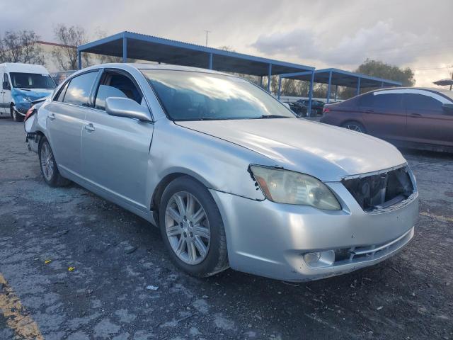 Photo 4 from auction – 2005 TOYOTA AVALON with VIN 4T1BK36B95U044507