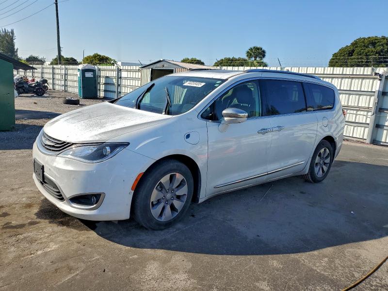 CHRYSLER PACIFICA H 2018 with VIN 2C4RC1N75JR129420 - Photo from auction