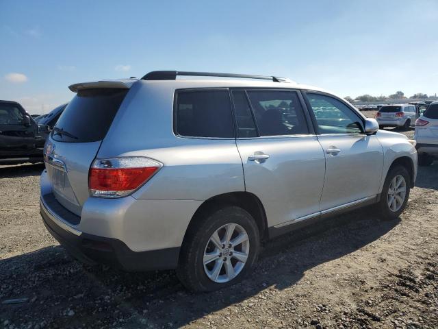 Photo 3 from auction – 2011 TOYOTA HIGHLANDER with VIN 5TDZK3EH3BS031325