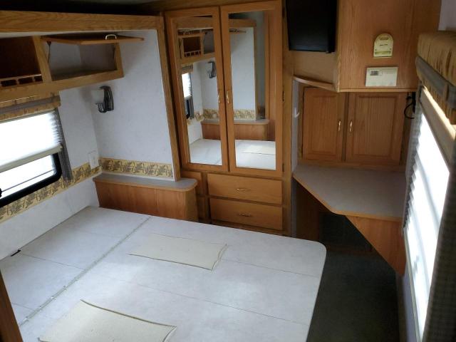 Photo 6 from auction – 2003 WORKHORSE CUSTOM CHASSIS MOTORHOME with VIN 5B4MP67G133362141