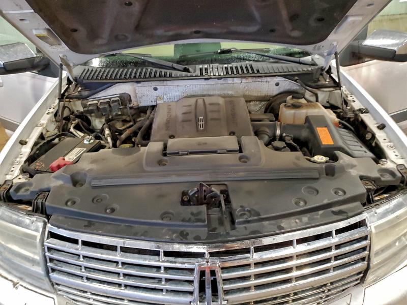 Photo 12 from auction – 2009 LINCOLN NAVIGATOR with VIN 5LMFL285X9EJ02069