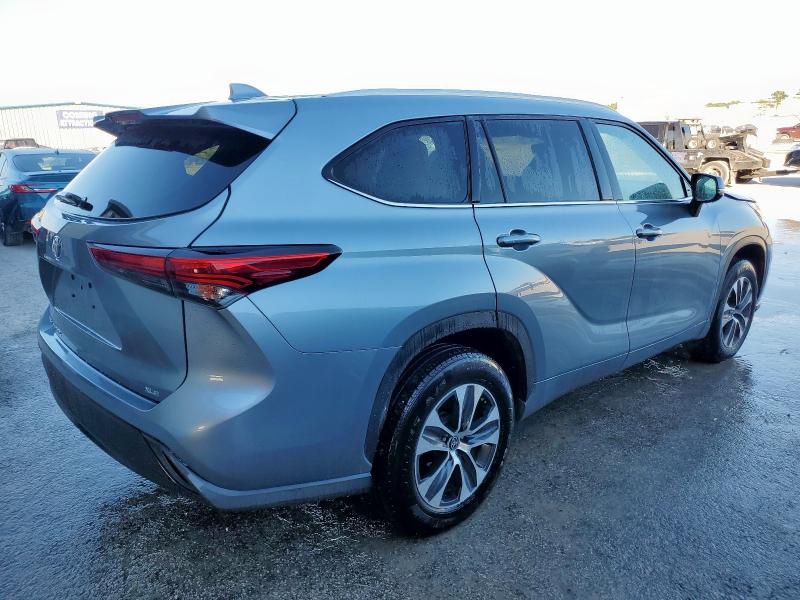 Photo 3 from auction – 2020 TOYOTA HIGHLANDER with VIN 5TDGZRAH4LS017009