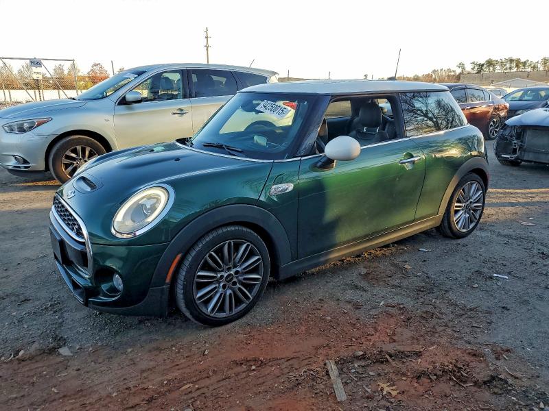 MINI COOPER S 2016 with VIN WMWXP7C58G2A43929 - Photo from auction