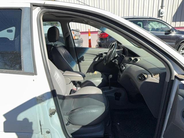 Photo 5 from auction – 2002 FORD FOCUS ZX5 with VIN 3FAFP37382R213536