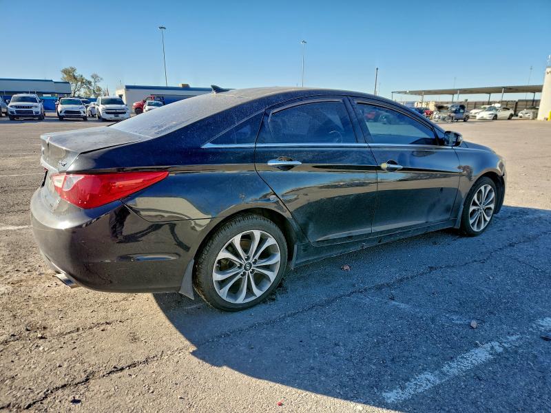 Photo 3 from auction – 2013 HYUNDAI SONATA SE with VIN 5NPEC4AB4DH605202