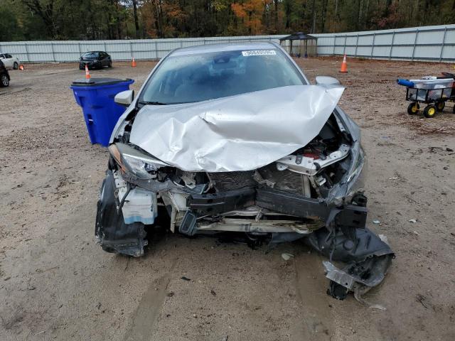 Photo 5 from auction – 2017 TOYOTA COROLLA with VIN 5YFBURHE2HP704218