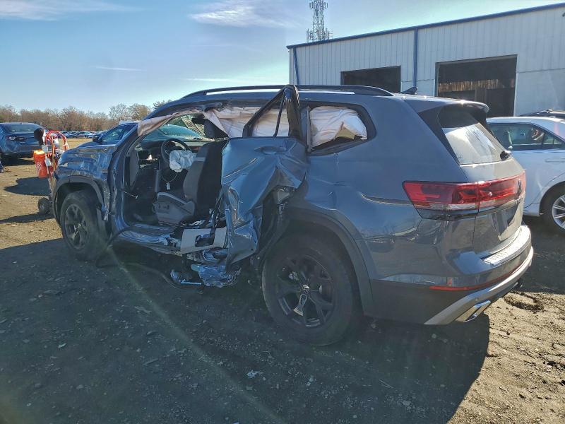 Photo 2 from auction – 2024 VOLKSWAGEN ATLAS PEAK with VIN 1V2CR2CA1RC573650