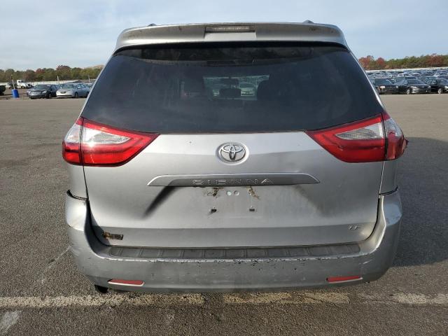 Photo 6 from auction – 2017 TOYOTA SIENNA LE with VIN 5TDKZ3DC5HS793843