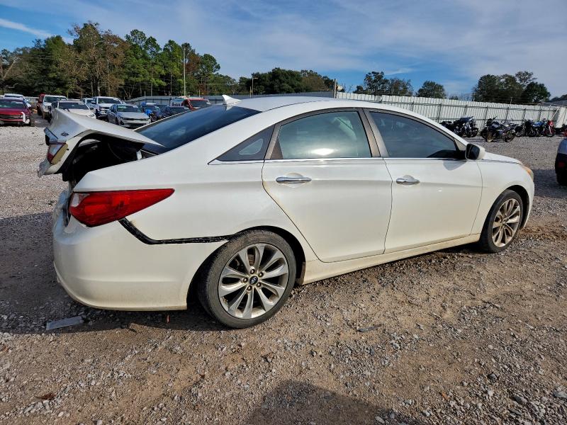 Photo 3 from auction – 2011 HYUNDAI SONATA SE with VIN 5NPEC4AB8BH317258