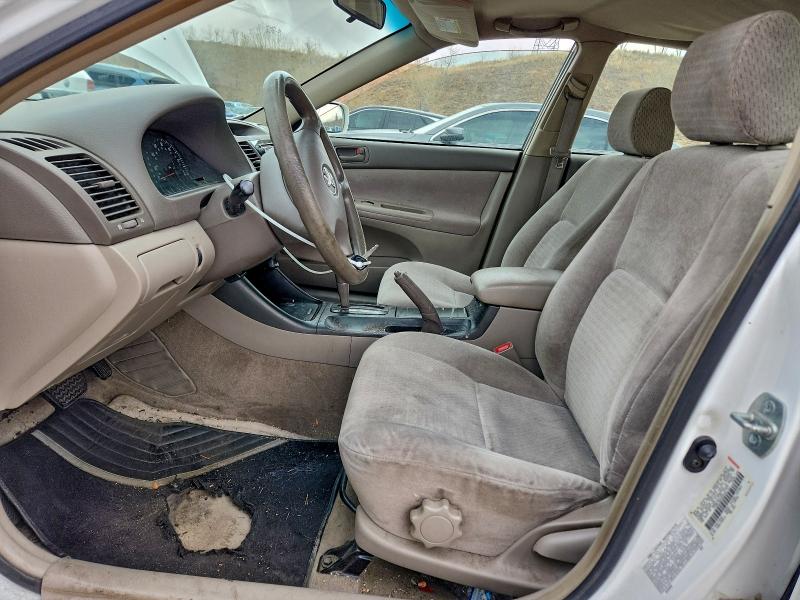 Photo 7 from auction – 2002 TOYOTA CAMRY LE with VIN JTDBE32K220031747
