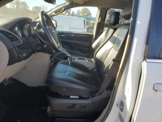 Photo 7 from auction – 2016 CHRYSLER TOWN & COU with VIN 2C4RC1BG0GR290545
