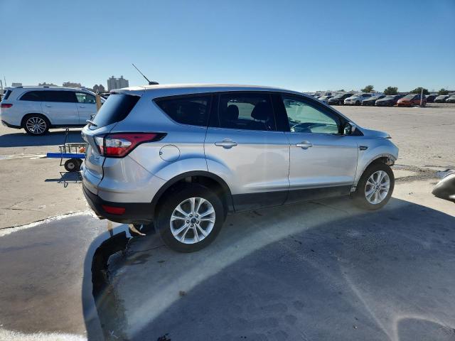 Photo 3 from auction – 2017 FORD ESCAPE SE with VIN 1FMCU9GD0HUE48799