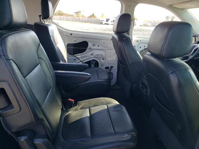 Photo 11 from auction – 2018 CHEVROLET TRAVERSE with VIN 1GNERHKW2JJ197638