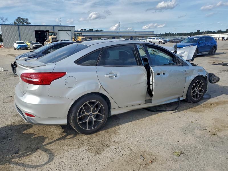Photo 3 from auction – 2015 FORD FOCUS SE with VIN 1FADP3F25FL291888
