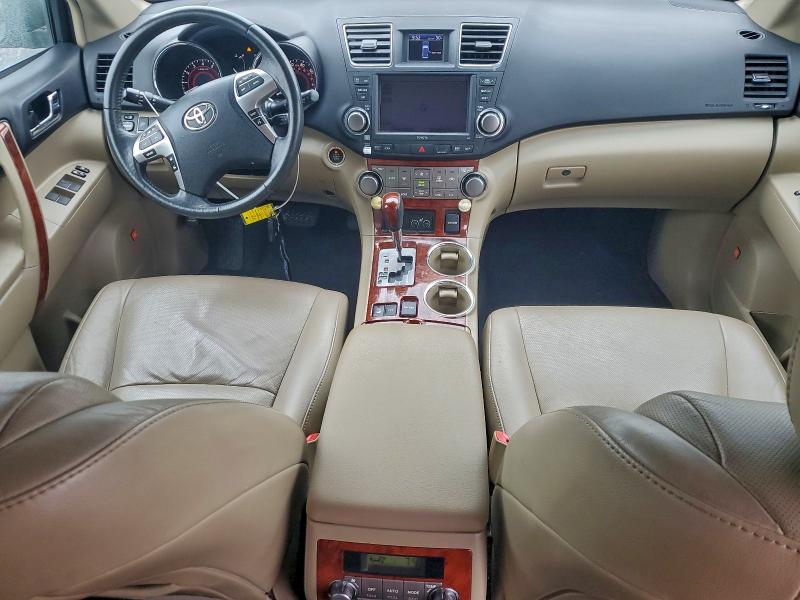 Photo 8 from auction – 2011 TOYOTA HIGHLANDER with VIN 5TDDK3EH9BS085190