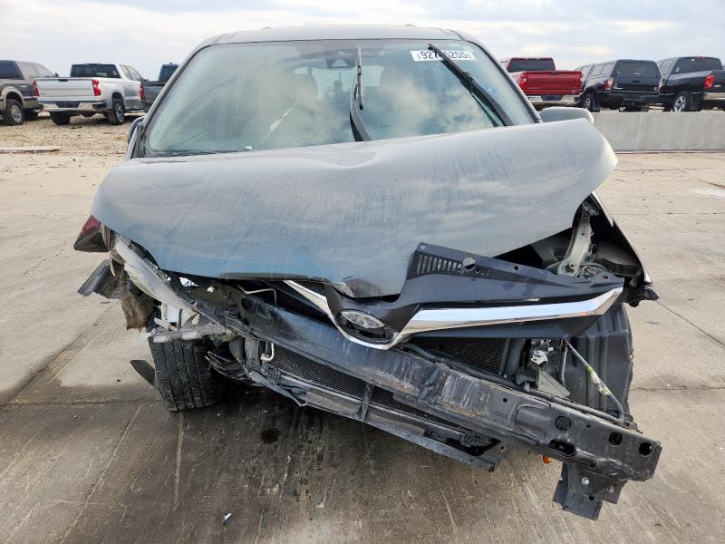 Photo 5 from auction – 2018 TOYOTA SIENNA LE with VIN 5TDKZ3DC5JS951815