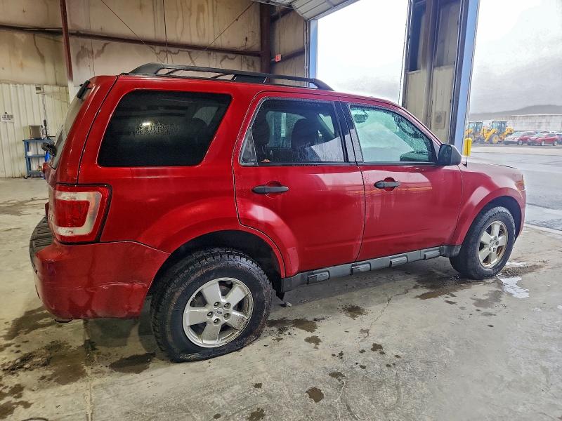 Photo 3 from auction – 2011 FORD ESCAPE XLT with VIN 1FMCU0DG0BKA27243