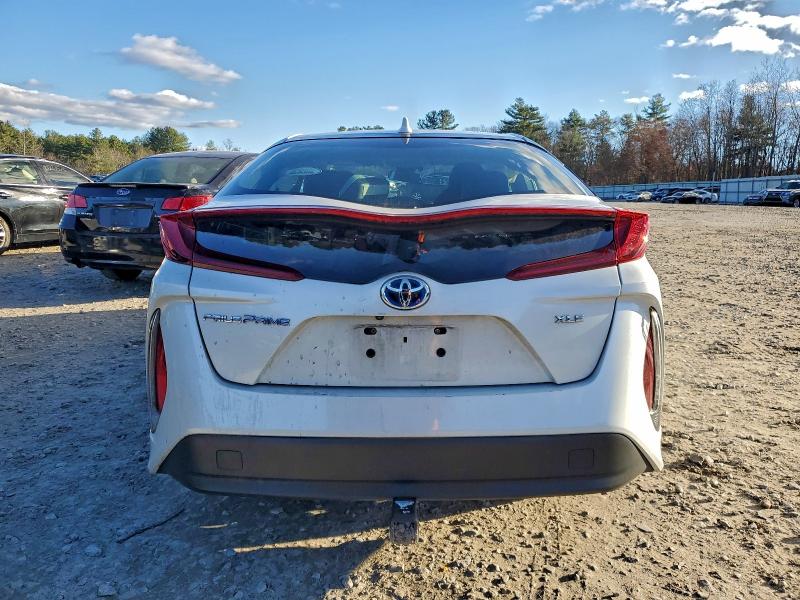 Photo 6 from auction – 2022 TOYOTA PRIUS PRIM with VIN JTDKAMFP4N3201889