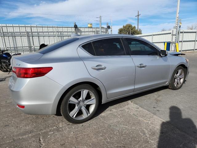 Photo 3 from auction – 2013 ACURA ILX 24 PRE with VIN 19VDE2E5XDE001259