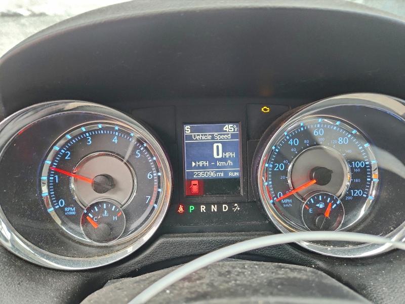 Photo 9 from auction – 2011 CHRYSLER TOWN & COU with VIN 2A4RR5DG7BR701817