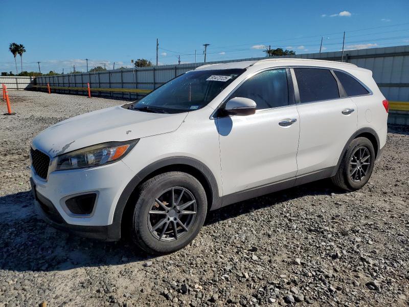 KIA SORENTO LX 2017 with VIN 5XYPG4A36HG215656 - Photo from auction