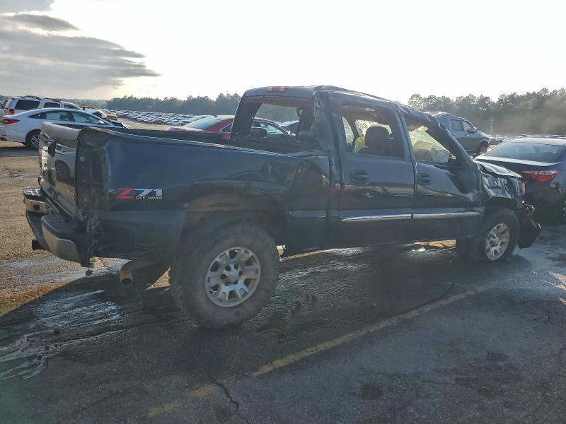 Photo 3 from auction – 2005 GMC NEW SIERRA with VIN 2GTEK13T851375822