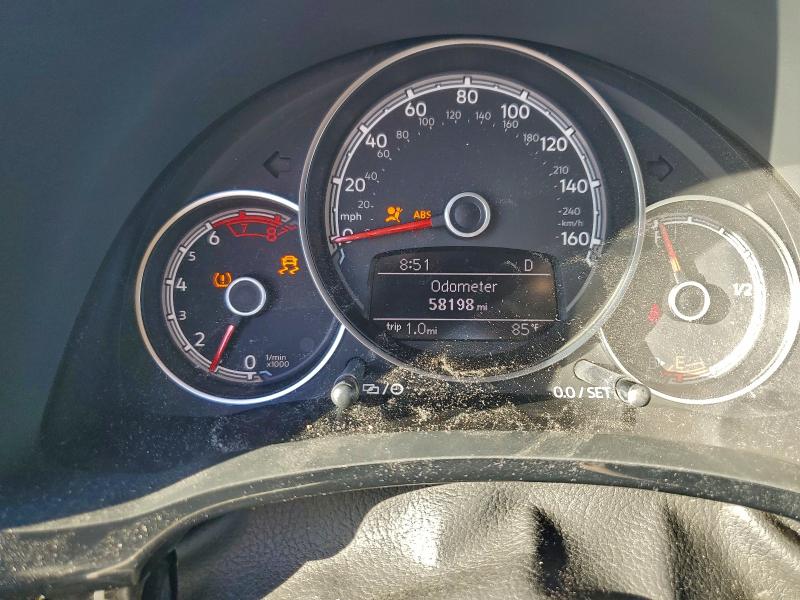 Photo 9 from auction – 2018 VOLKSWAGEN BEETLE S with VIN 3VWFD7AT8JM707259