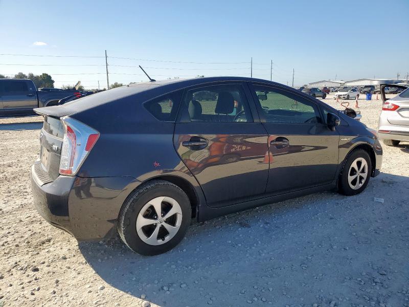 Photo 3 from auction – 2013 TOYOTA PRIUS with VIN JTDKN3DU3D1632371