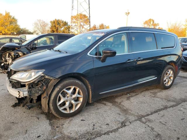 CHRYSLER PACIFICA T 2017 with VIN 2C4RC1BG0HR510526 - Photo from auction