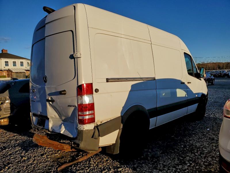 Photo 3 from auction – 2018 MERCEDES-BENZ SPRINTER 2 with VIN WD3PE7CD8JP620251