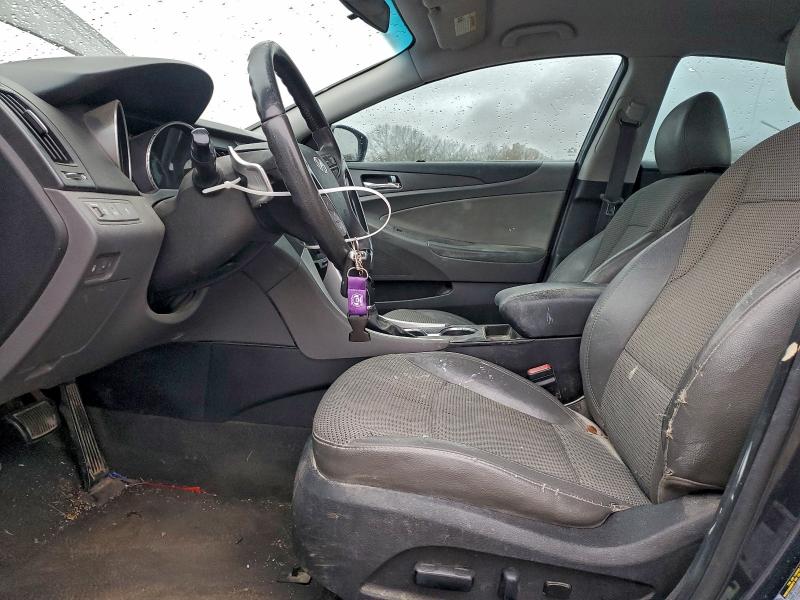 Photo 7 from auction – 2011 HYUNDAI SONATA SE with VIN 5NPEC4AC0BH148572