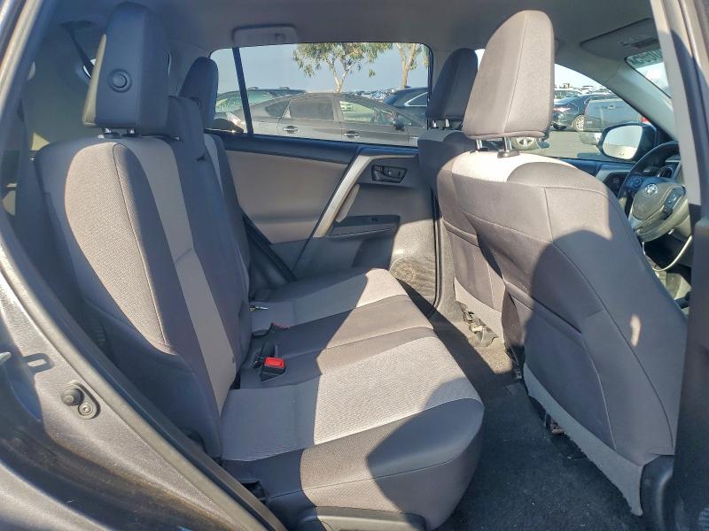 Photo 11 from auction – 2015 TOYOTA RAV4 LE with VIN 2T3ZFREV0FW147115
